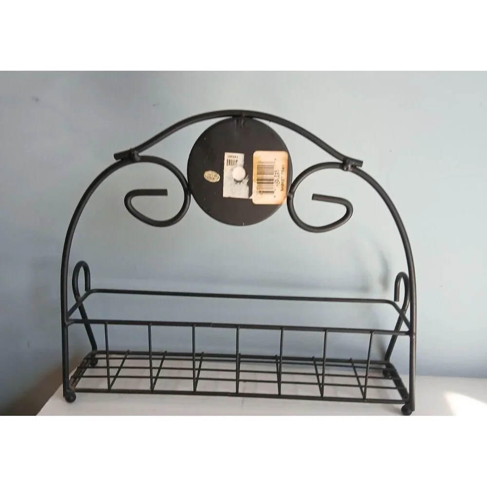 Unbranded topiary basket